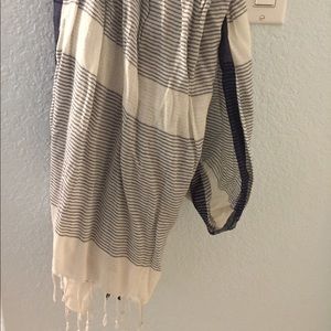 GAP blue/cream striped scarf